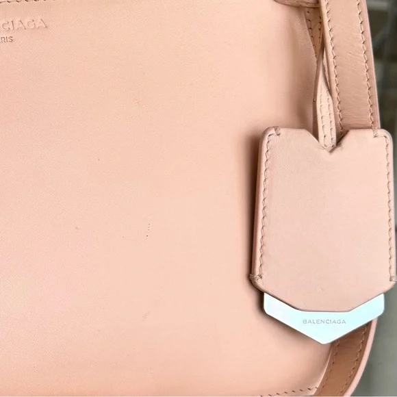 Balenciaga Shoulder Bag Crossbody Light Pink Leather - Picture 6 of 17